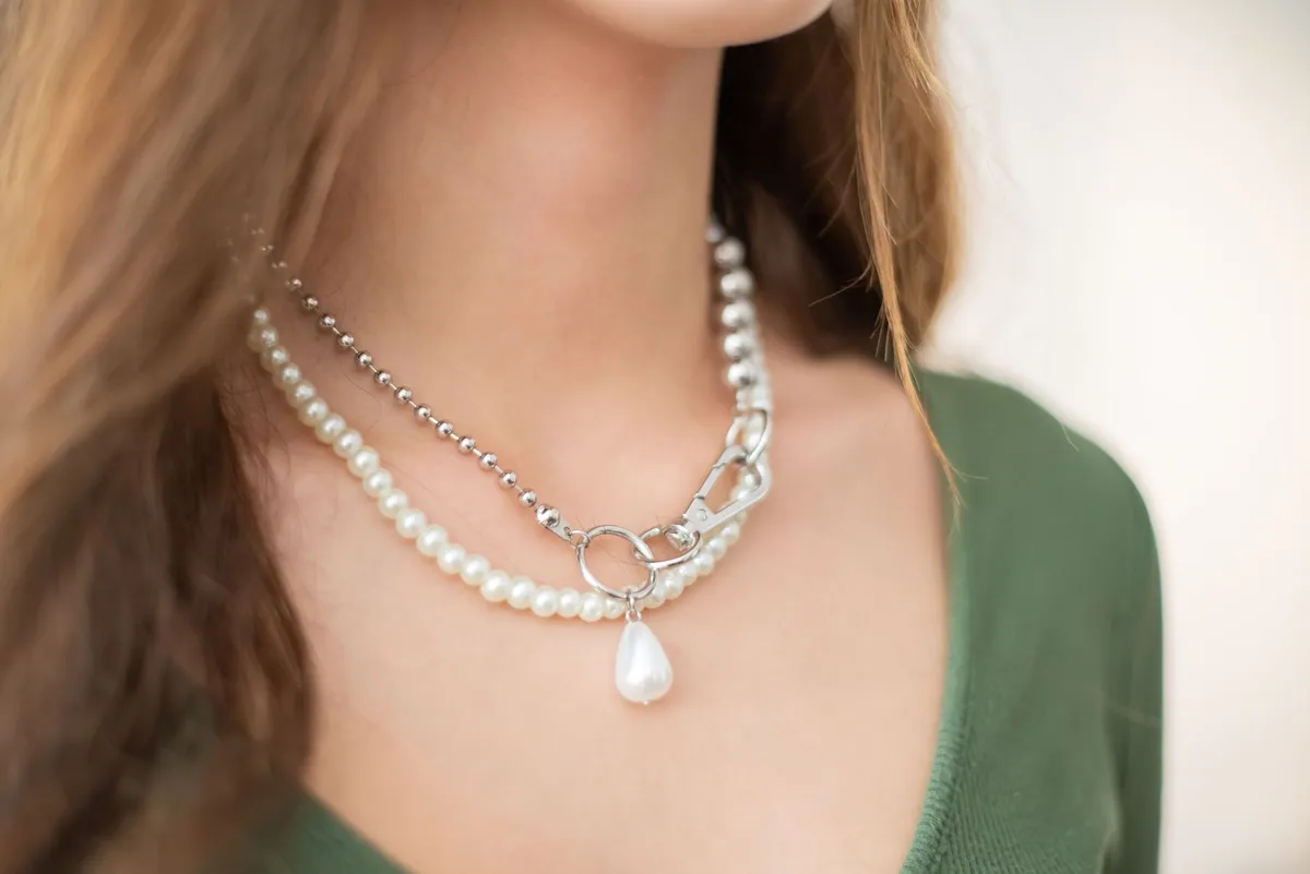How to choose a pearl choker necklace for your style